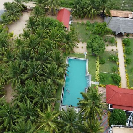 Nn Beach Resort & Spa Nilaveli Extérieur photo