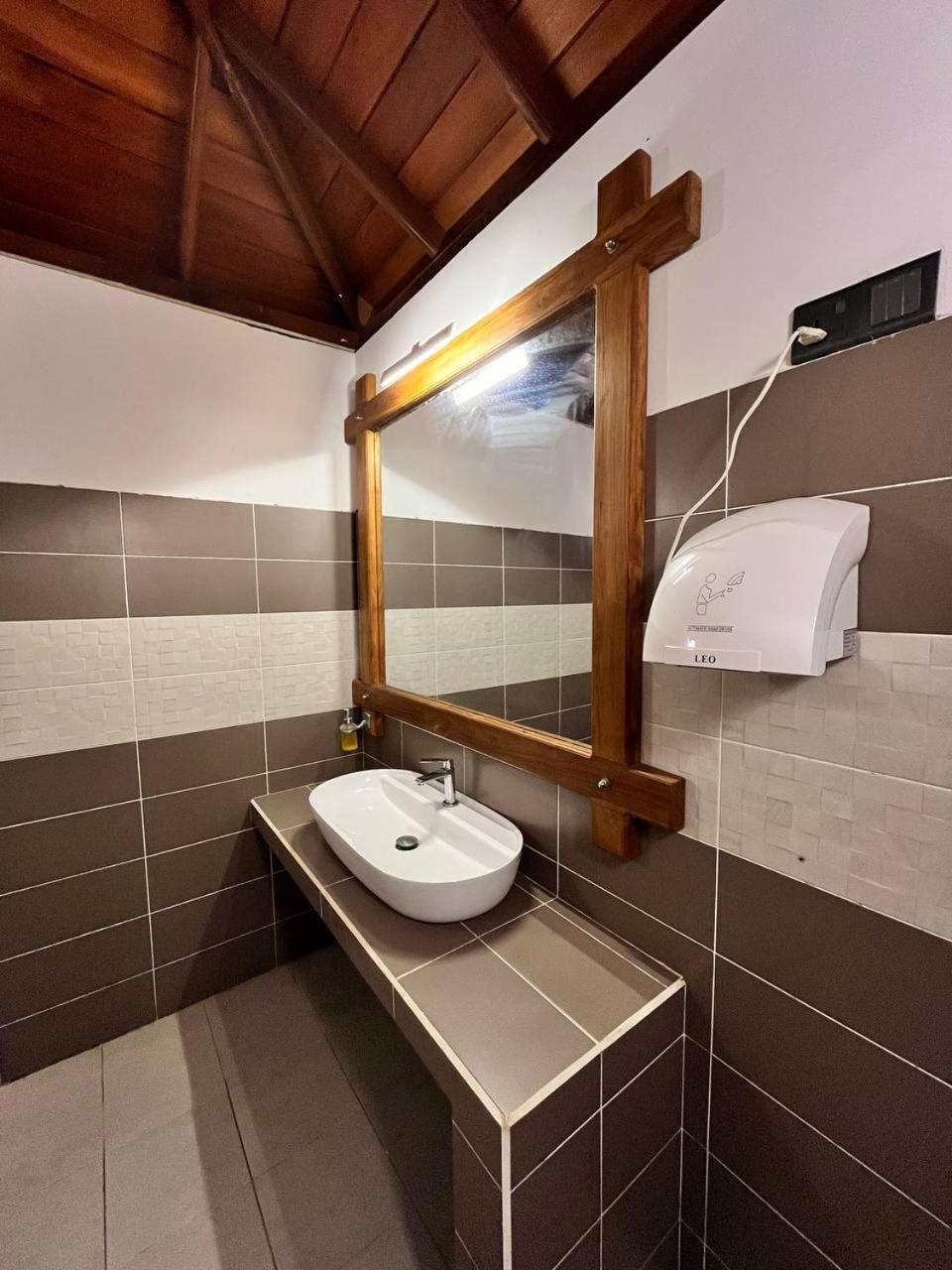 Nn Beach Resort & Spa Nilaveli Extérieur photo