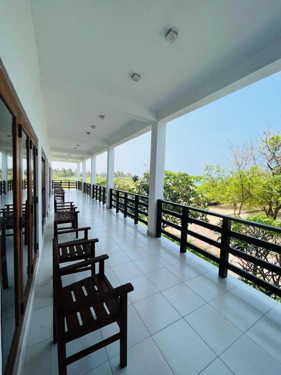 Nn Beach Resort & Spa Nilaveli Extérieur photo