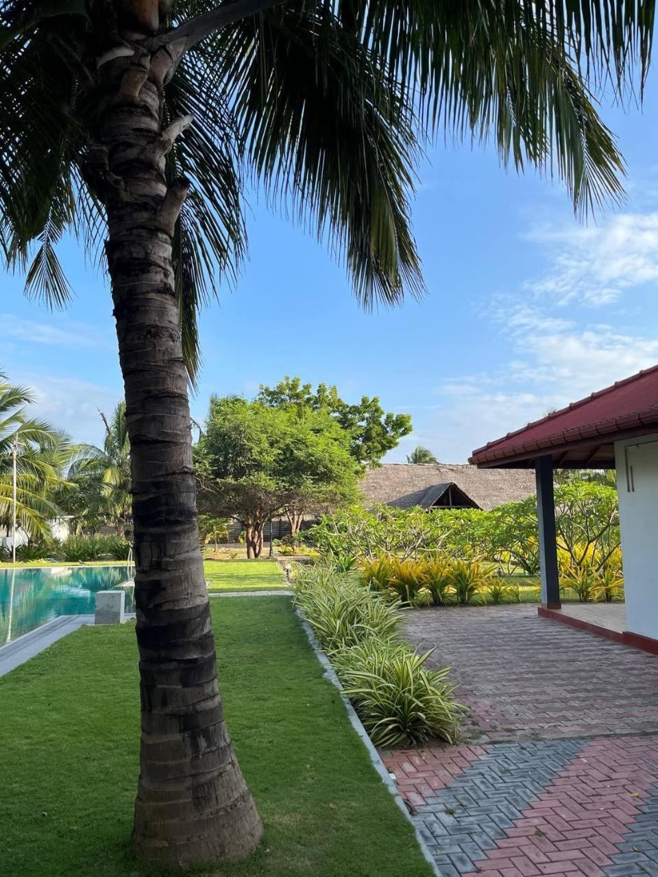 Nn Beach Resort & Spa Nilaveli Extérieur photo