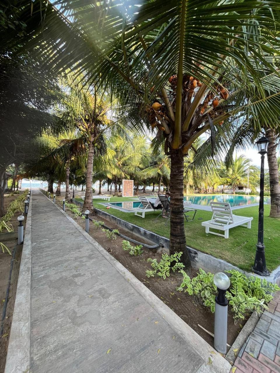 Nn Beach Resort & Spa Nilaveli Extérieur photo