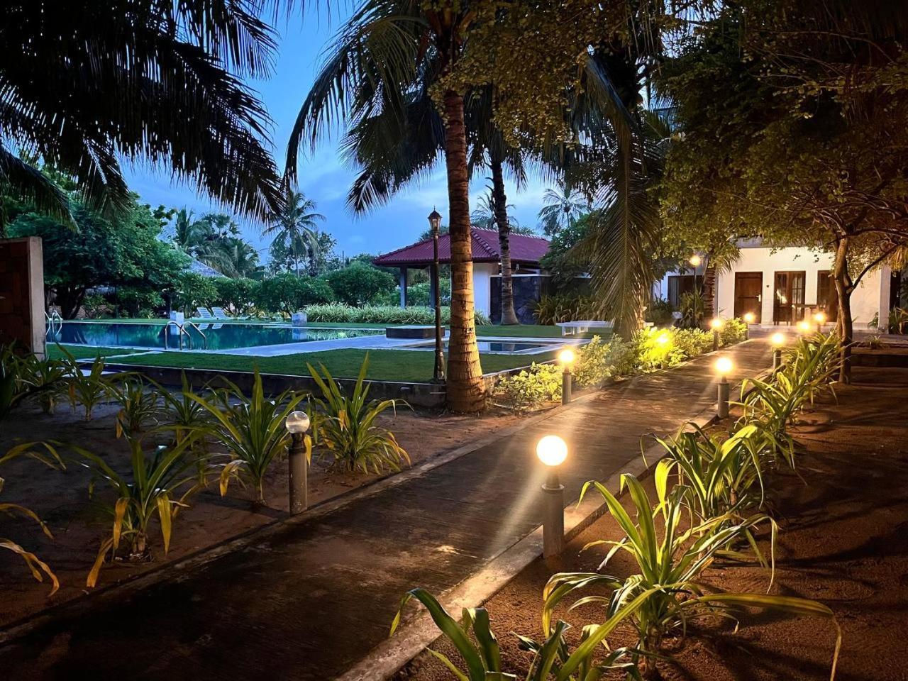 Nn Beach Resort & Spa Nilaveli Extérieur photo